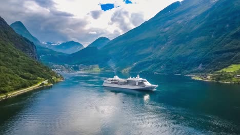 Cruise-Liners-On-Geiranger-fjord,-Norway