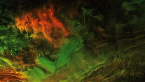 las nubes nebulosas verdes y amarillas se mueven en el universo