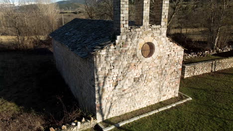 Abandoned-church-in-the-middle-of-the-mountains-of-La-Cerdanya