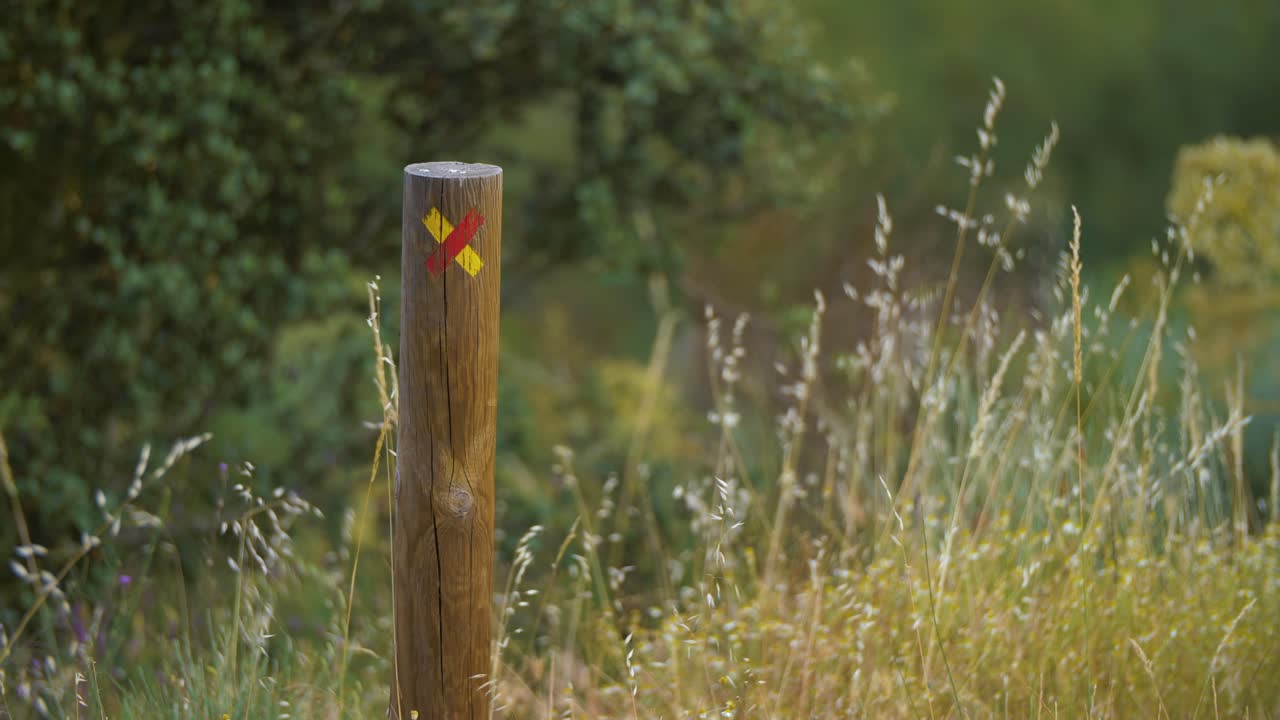 marcado de senderos peatonales en la naturaleza