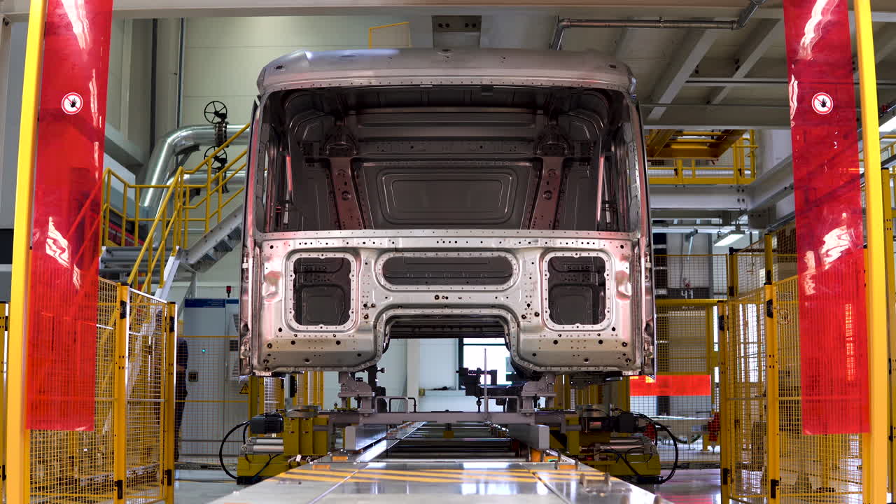 линия сборки кабины грузовиков