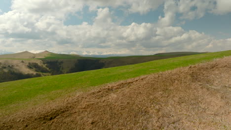 schilderachtig bergvallei landschap