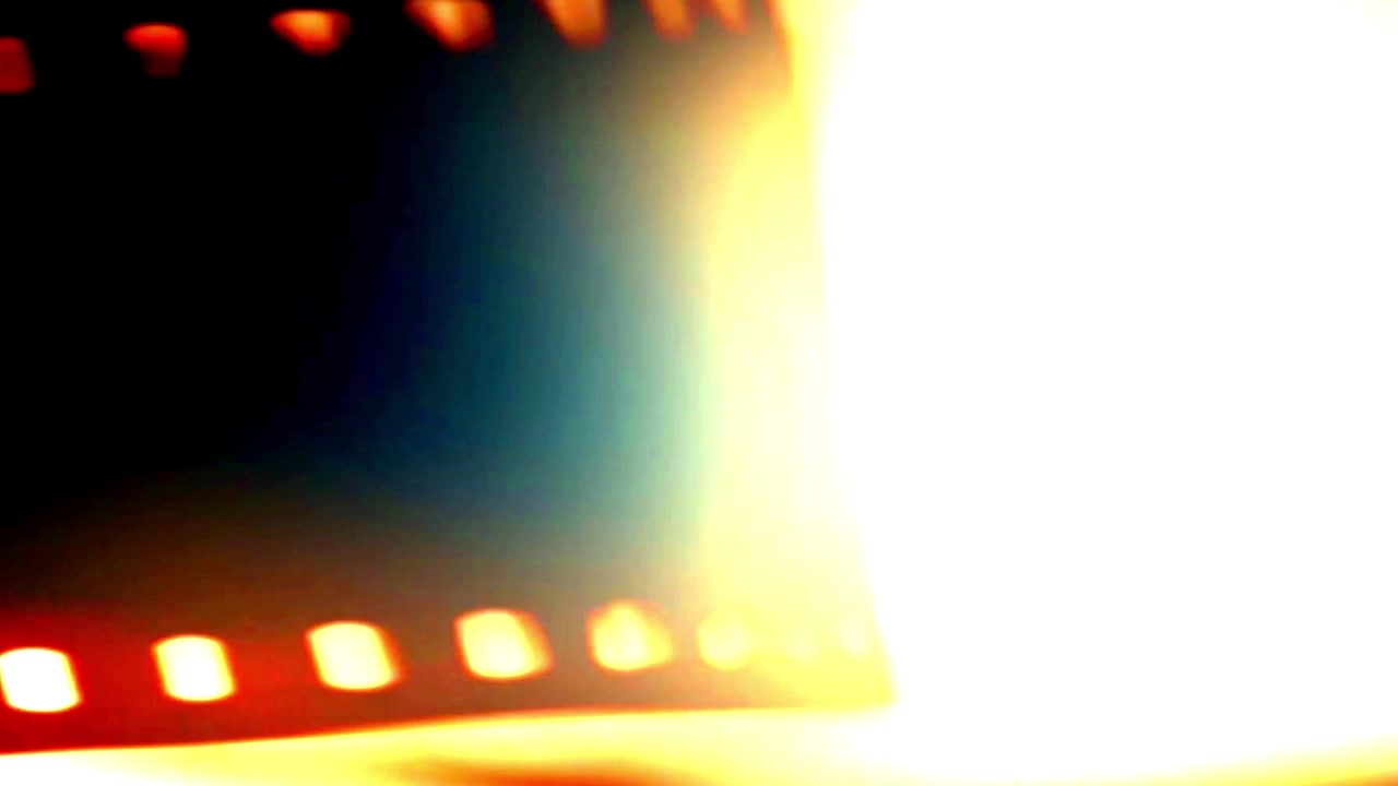 Abstrakter Lichtleck-Übergangseffekt auf schwarzem Hintergrund