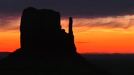 Plano-Medio-De-La-Manopla-Izquierda-En-Monument-Valley-Arizona