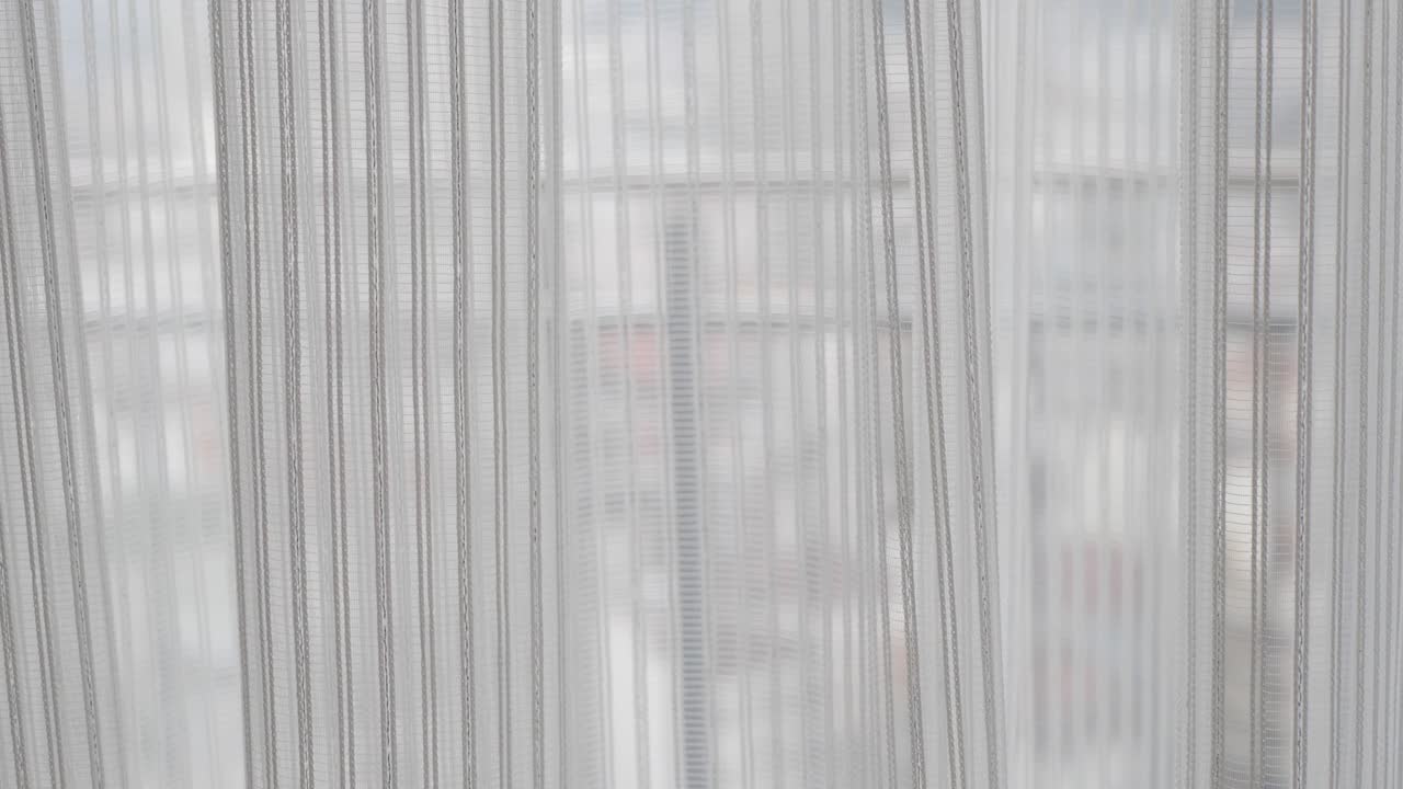 白い透明のカーテン