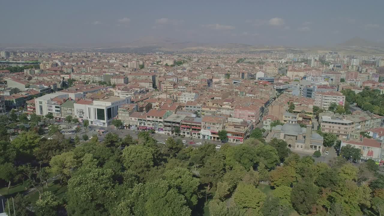 Vista aerea verso la città di Konya dalla collina di Alaeddin