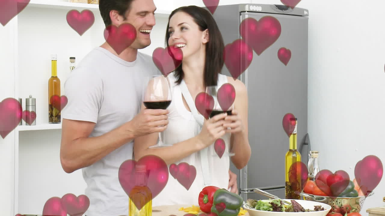 пара празднует.