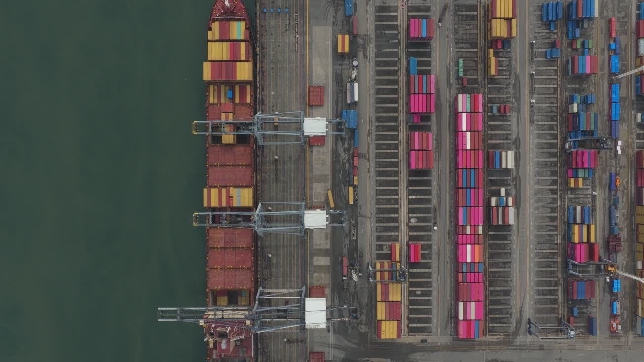 Cargo ship transporting containers for international trade in Asia, representing maritime logistics and global supply chains