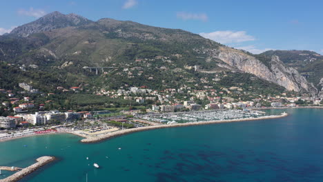 Menton-Hafen-Garavan-Luftaufnahme-Sonniger-Tag-Französische-Riviera-Alpes-Maritimes