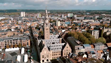 Vista-Aérea-De-La-Biblioteca-Central-De-La-Universidad-Católica-De-Lovaina,-Bélgica