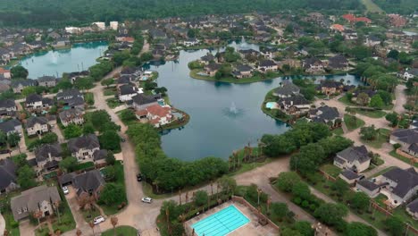 Aerial-view-of-affluent-homes-in-Houston,-Texas