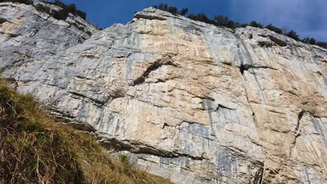 Una-Enorme-Filmación-De-Rocas-Ebenalp-En-La-Montaña-De-Suiza