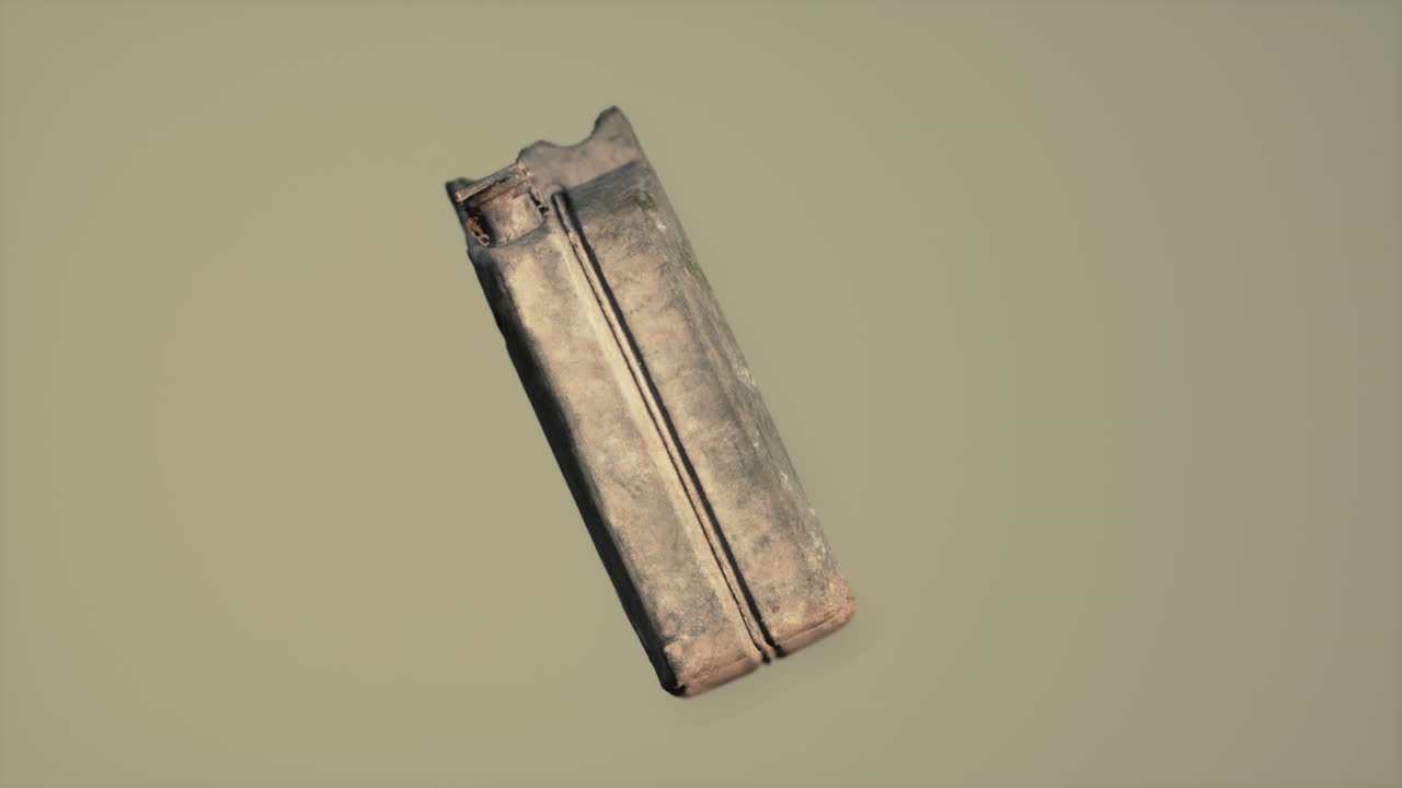 viejo depósito de combustible oxidado del ejército