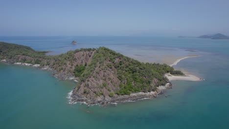 isla doble cerca de la costa de queensland en la gran barrera de coral, australia