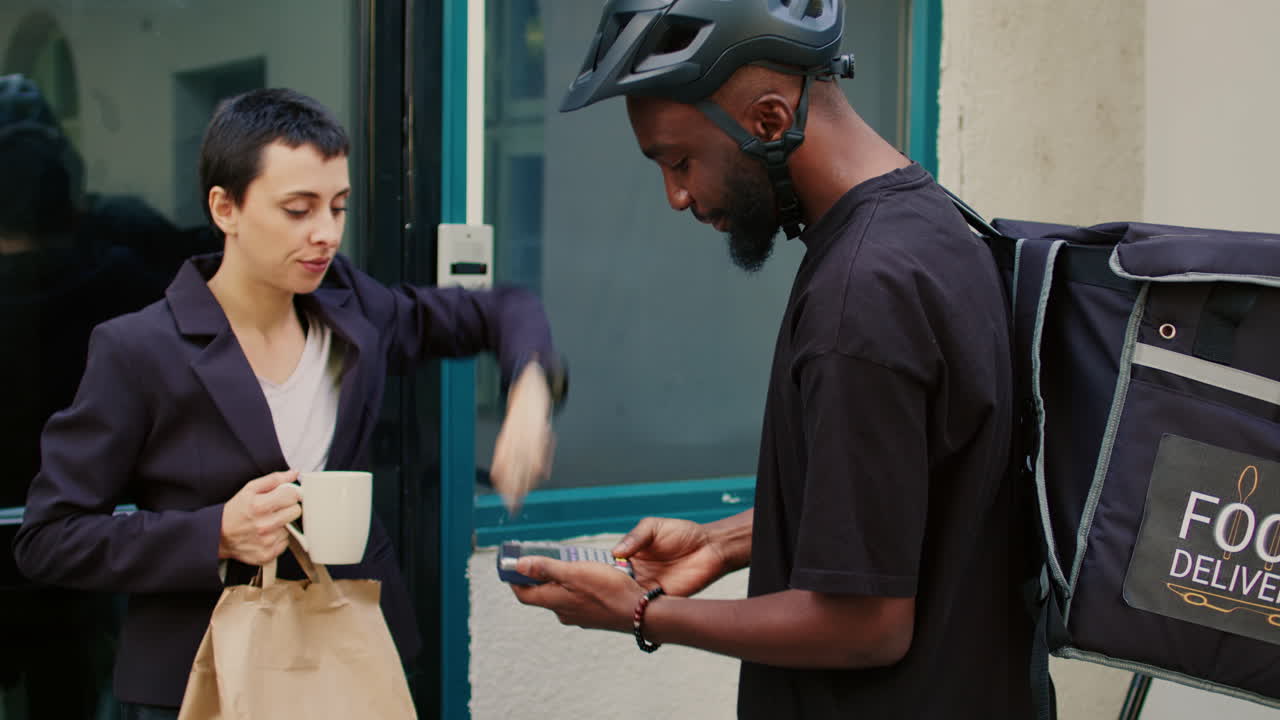 Food delivery to a customer