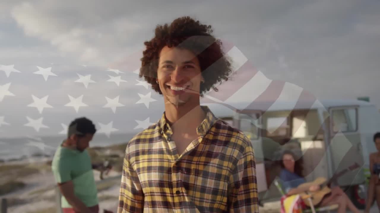 Animation d'un drapeau des États-Unis flottant sur un groupe d'amis s'amusant sur la plage