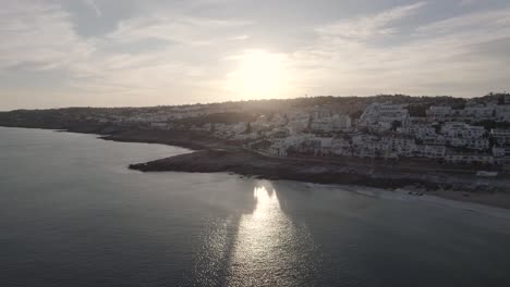 Praia-Da-Luz-Gegen-Goldenen-Sonnenuntergang