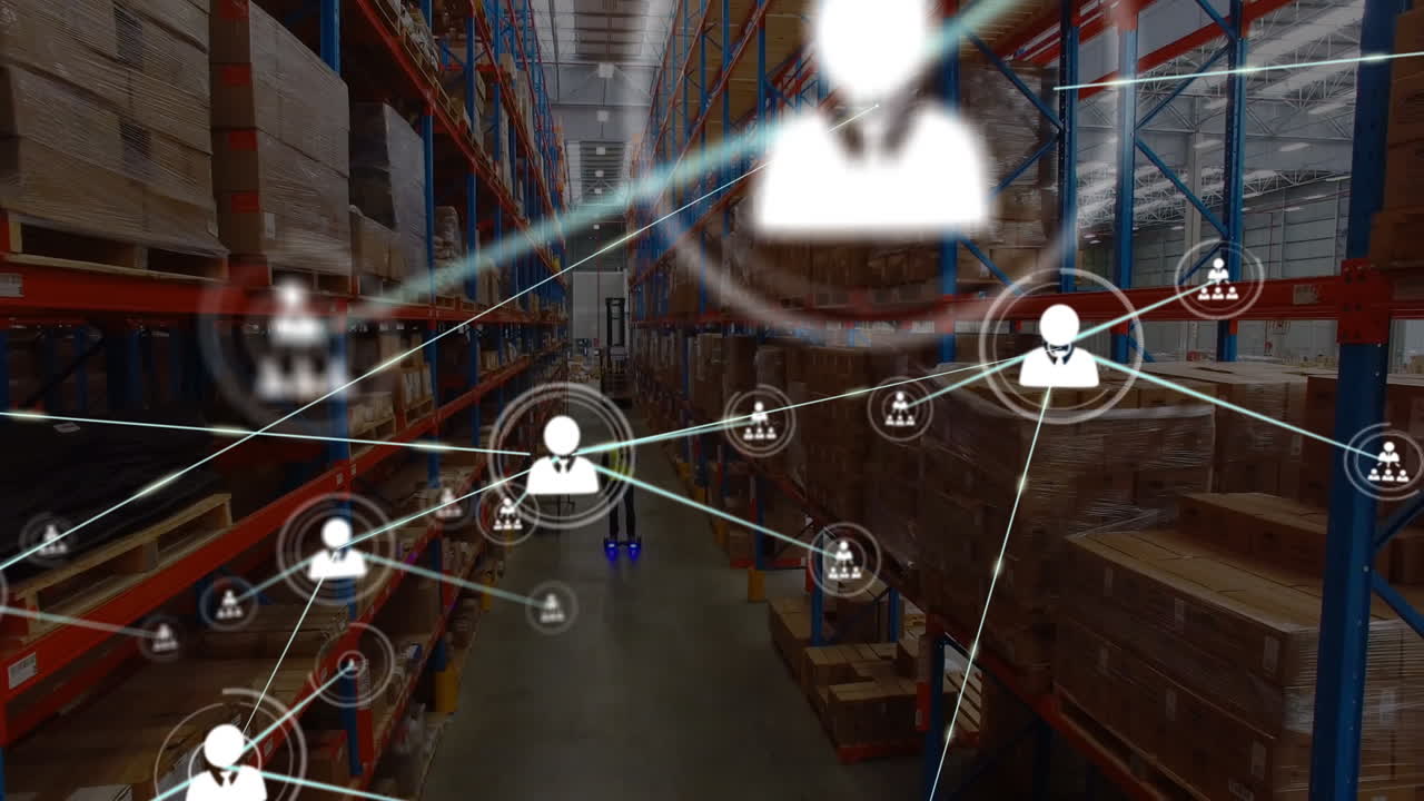 Animazione di una rete di connessioni su un lavoratore caucasico in magazzino
