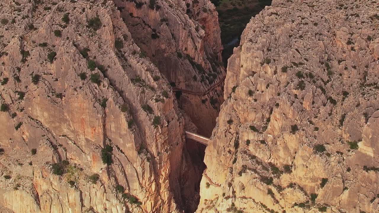 Visita al Caminito del Rey a Malaga, Spagna, per una passeggiata panoramica sul sentiero