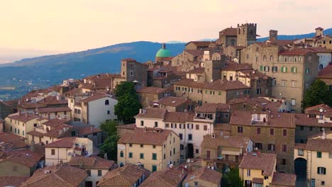 cortona italian medieval mountain village tuscany