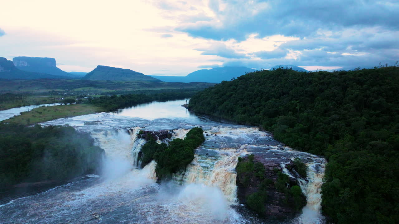 Majestic Waterfalls and Lush Landscape in Canaima National Park