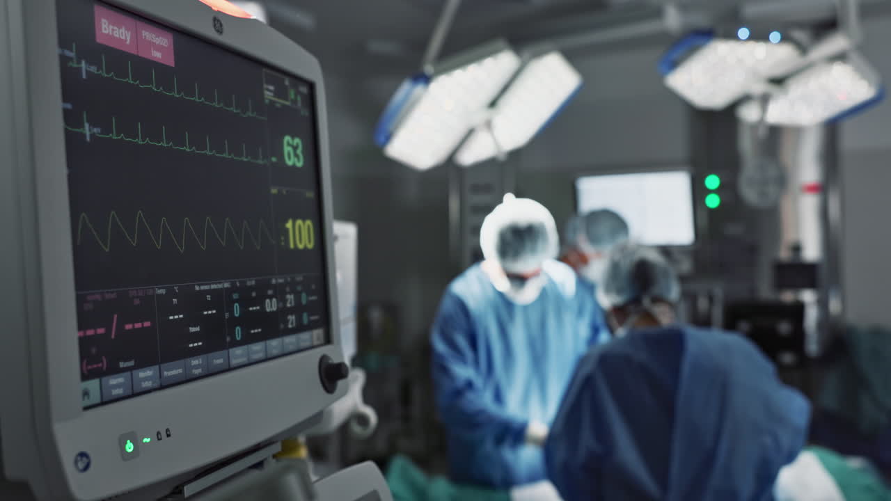 EKG, Bildschirm und Gerät für Kardiologie in der Chirurgie