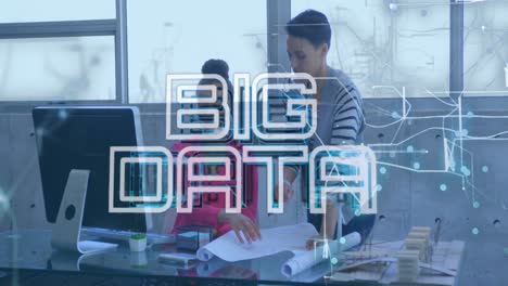 Animation-Von-Big-Data-Texten-über-Verschiedene-Geschäftsleute