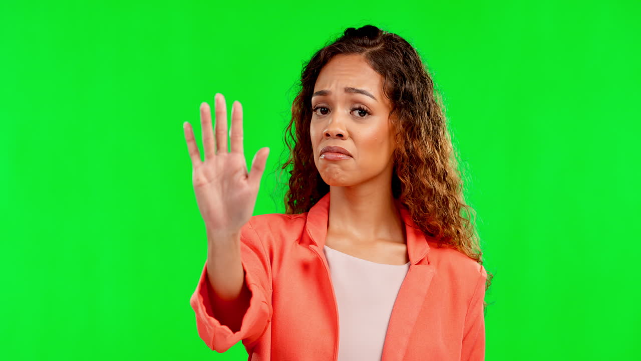 cara, mano y mujer con advertencia