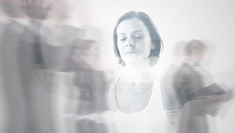 animación de personas caminando sobre una mujer caucásica practicando yoga y meditando