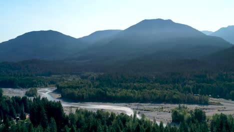 Cowlitz-River-With-Dense-Foliage-In-Gifford-Pinchot-National-Forest-In-Washington,-USA