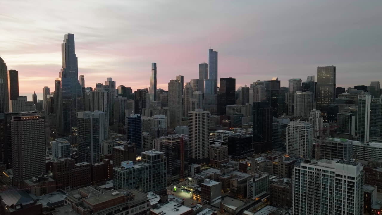Vista aerea sul paesaggio urbano del lato nord vicino, alba a Chicago, Illinois, USA