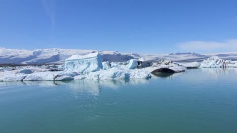 Gletscherlagune-Jökulsárlón-Im-Sommer