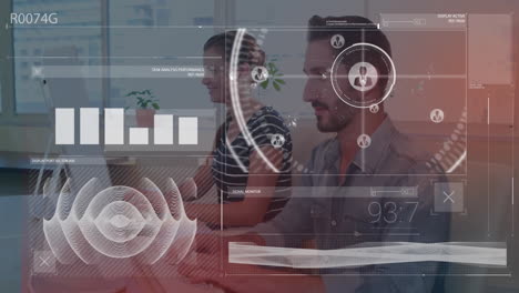 animación de gráficos, iconos de perfil, ondas de sonido y números cambiantes, diversos compañeros de trabajo utilizando la computadora