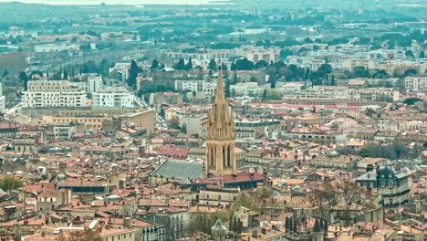 montpellier from above: sainte-anne dominating écusson.