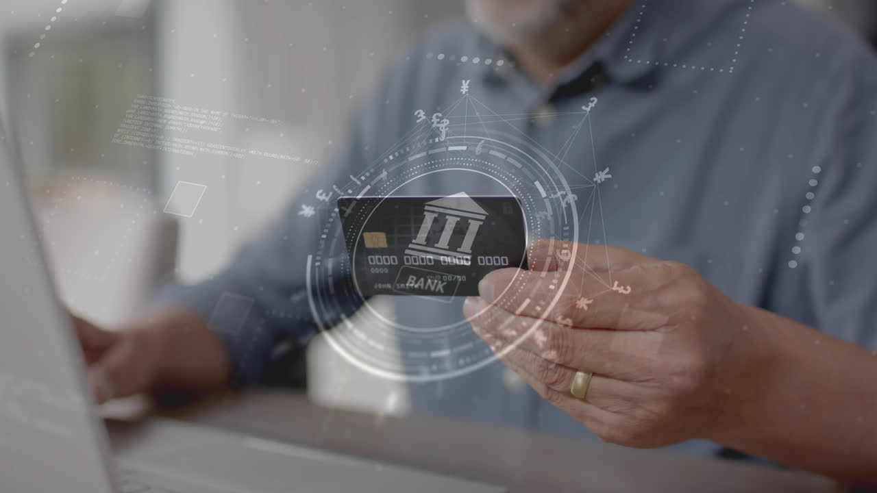 animación de iconos de divisas y datos sobre hombre biracial pagando en línea con tarjeta