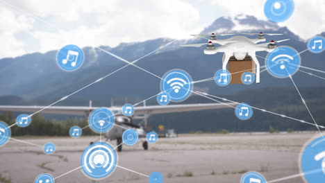 animación de una red de iconos digitales contra un dron que lleva una caja de entrega en un aeropuerto