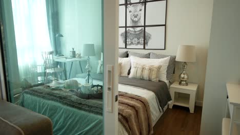 Decoración-Cómoda-Y-Elegante-Del-Dormitorio-Del-Estudio-Del-Apartamento