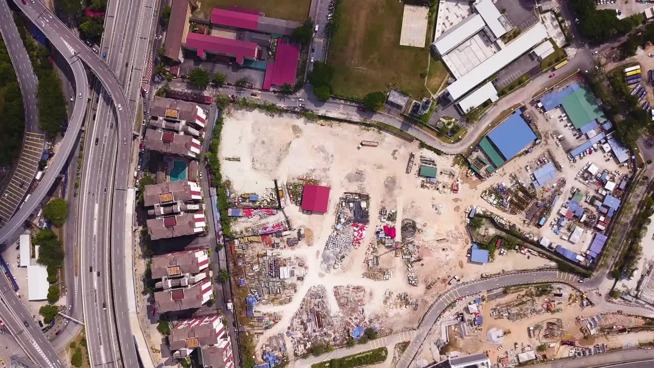 tomas de drones del tráfico y las calles de la ciudad de kuala lumpur, malasia, uhd-5