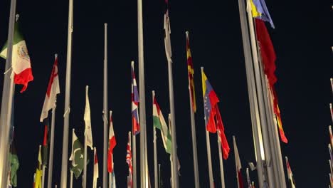 flag plaza es una plaza donde se levanta la bandera de cada país en doha, qatar
