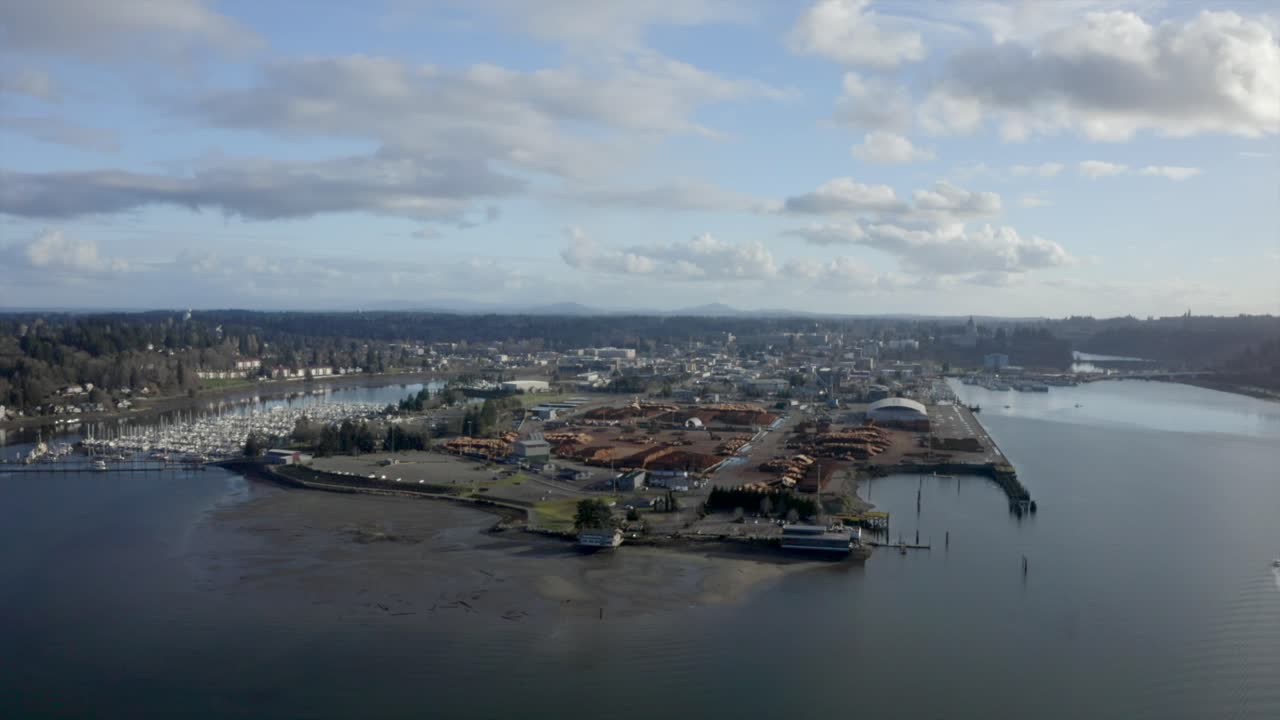 drone de puerto con marina