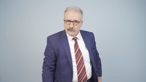 un hombre de negocios curioso.