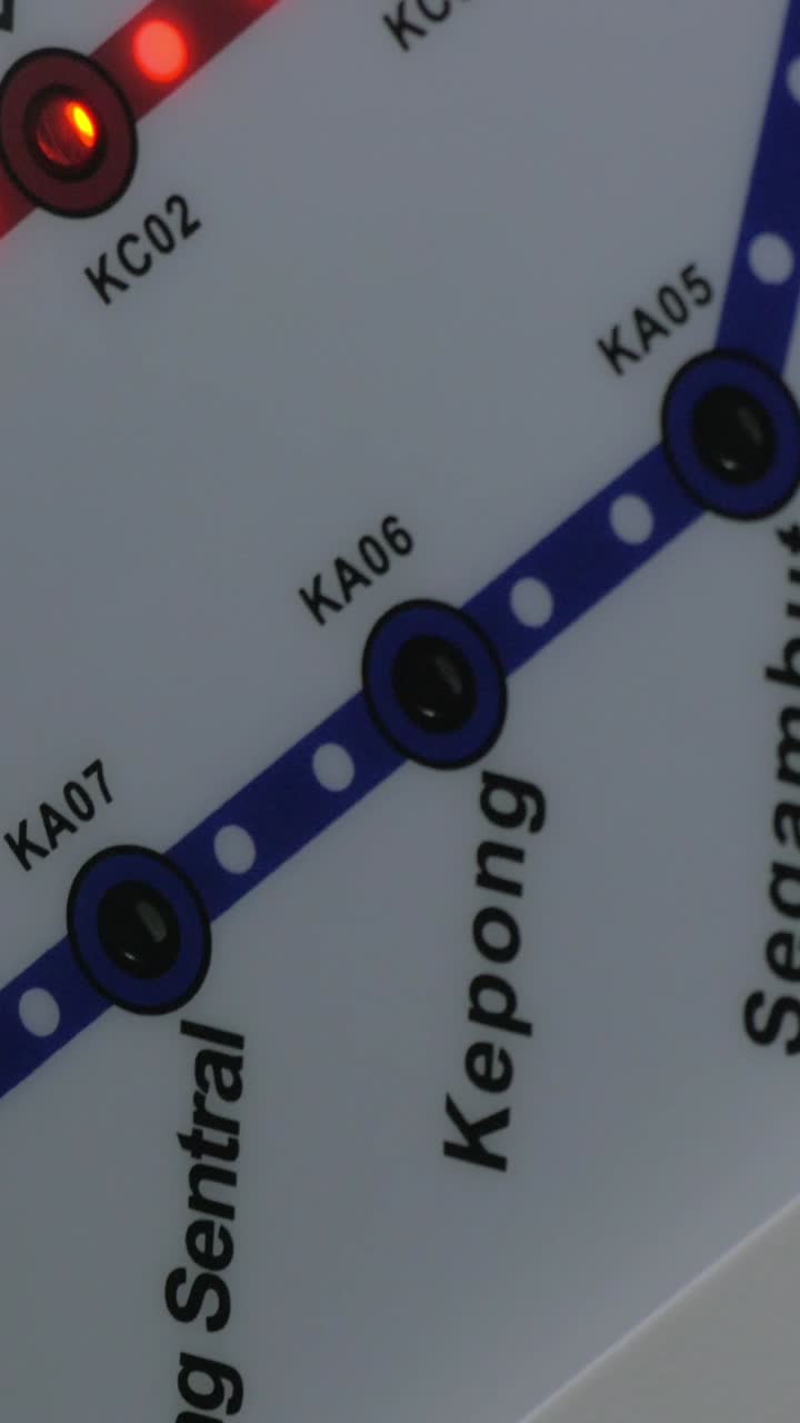 Mapa digital de transporte público con indicadores de estación iluminados