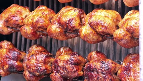 pollo asado en una rosera