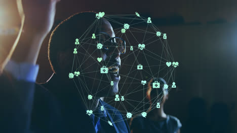 Animación-Del-Procesamiento-De-Datos-Sobre-Diversos-Empresarios-En-Una-Reunión