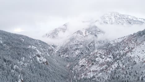 Snowy-Landscape-Of-American-Fork-Canyon-At-Winter-In-Wasatch-Mountains-Of-Utah,-United-States