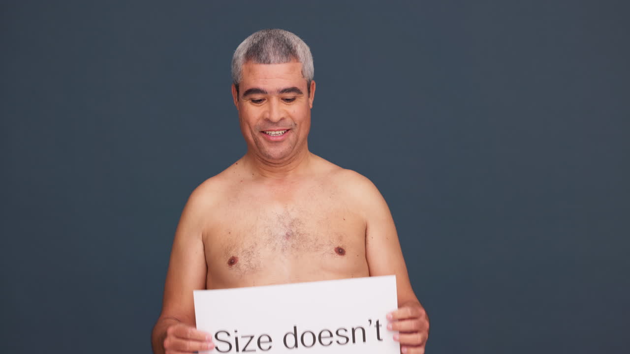 행복하고, 자아-사랑하고, 사람과 자부심을 가지고