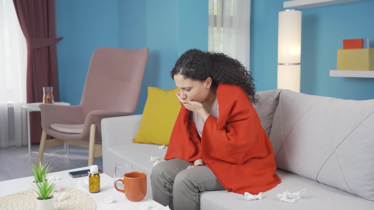 la joven con la tos.