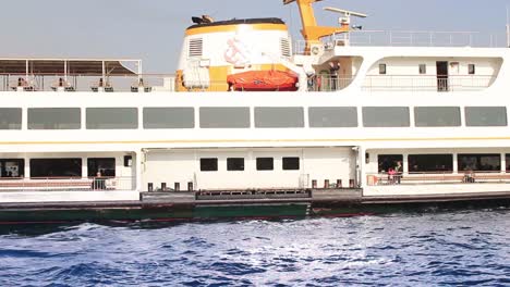 Timelapse-Ferry-Boat-Of-Bosphorus-Istanbul-2