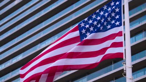 Bandera-Americana-Ondeando-En-El-Viento