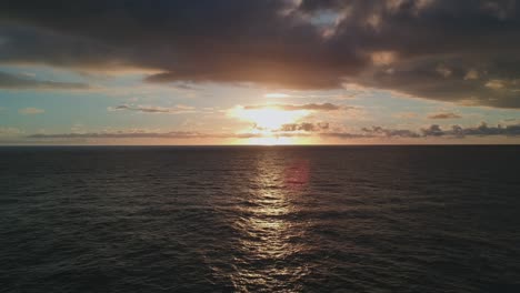 Momento-Del-Atardecer-En-Palos-Verdes-Estates,-California.